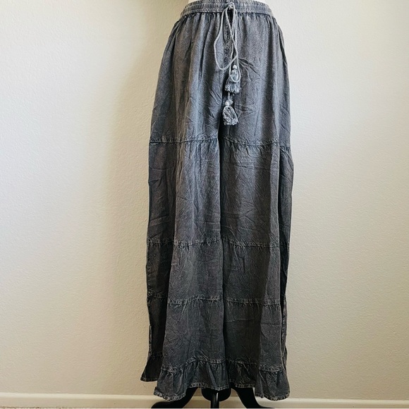 Cute Options Flowy Whitewashed Gray Ruffled Wide Leg Pants - Picture 2 of 10